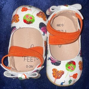 Rare Hidden Mickey Caramel Apple Shoes Monkey Feet